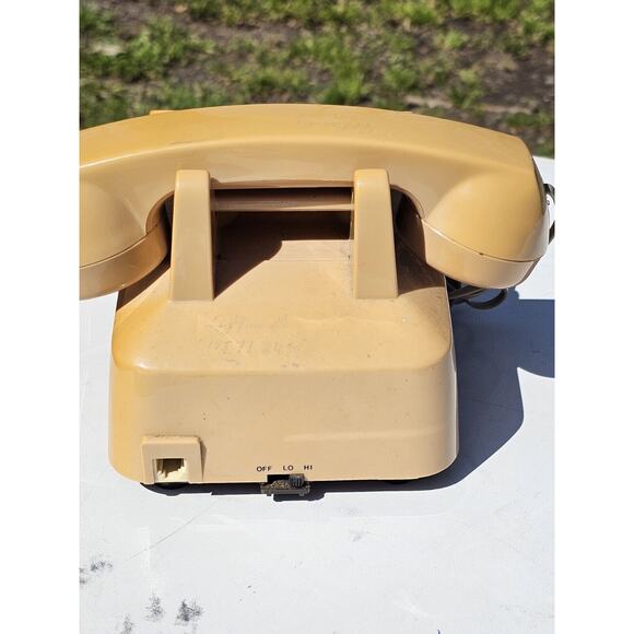 Vintage Radio Shack Model 43-365 Pulse/Tone Desk Phone - Picture 2 of 6